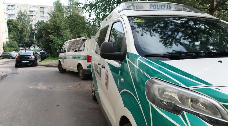 Nelaimė Vilniuje: rastas sužalotas 39-erių moters kūnas, įtariama, kad iškrito pro balkoną