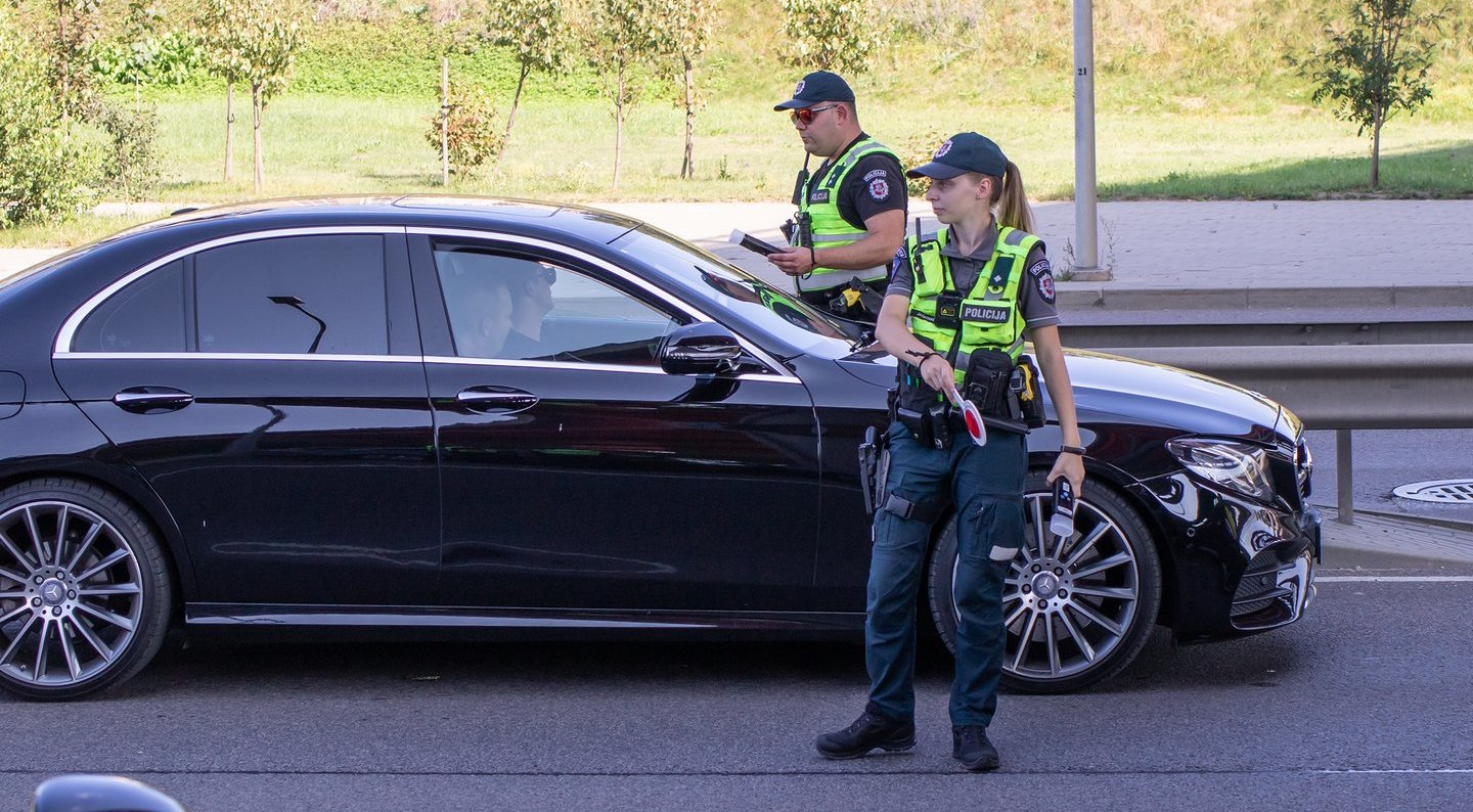 Rytoj ir kitą savaitę policija gaudys vairuotojus ir ne tik – štai kas laukia pažeidėjų